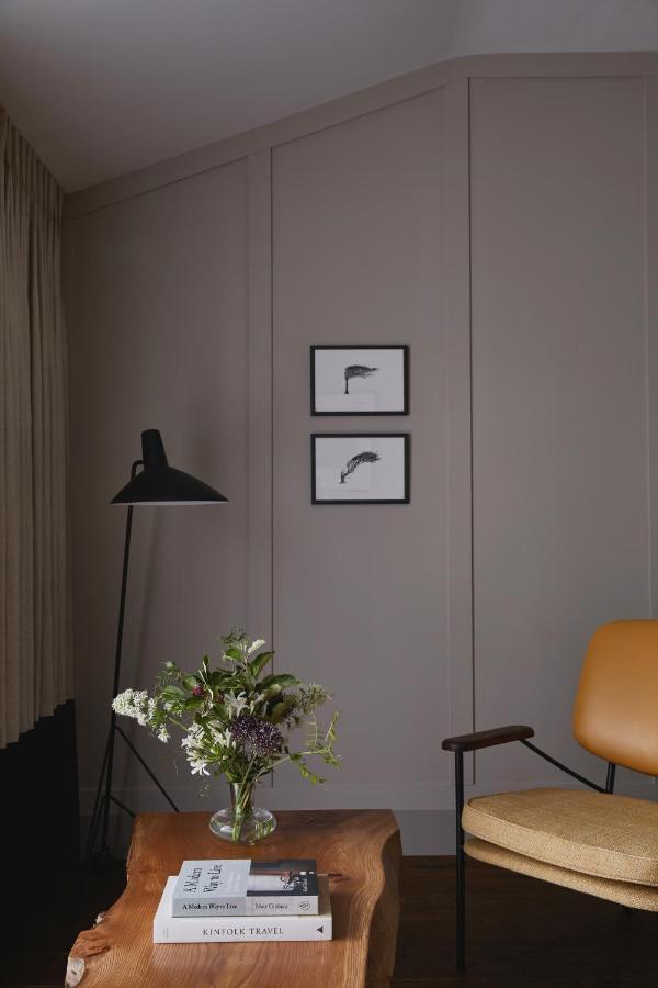 Hall Hotel