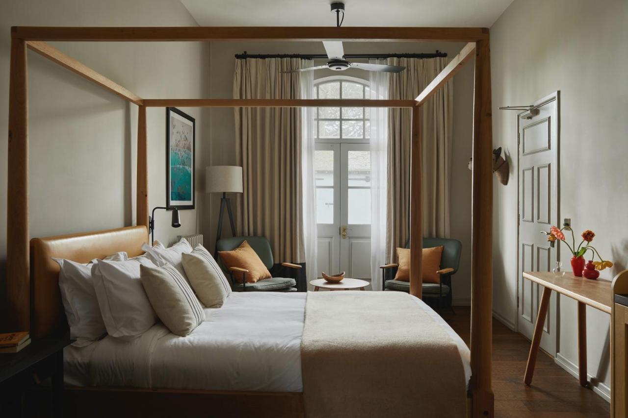 Hall Hotel