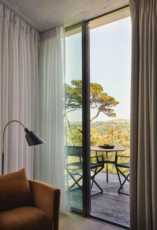 Hotel Hall 4*