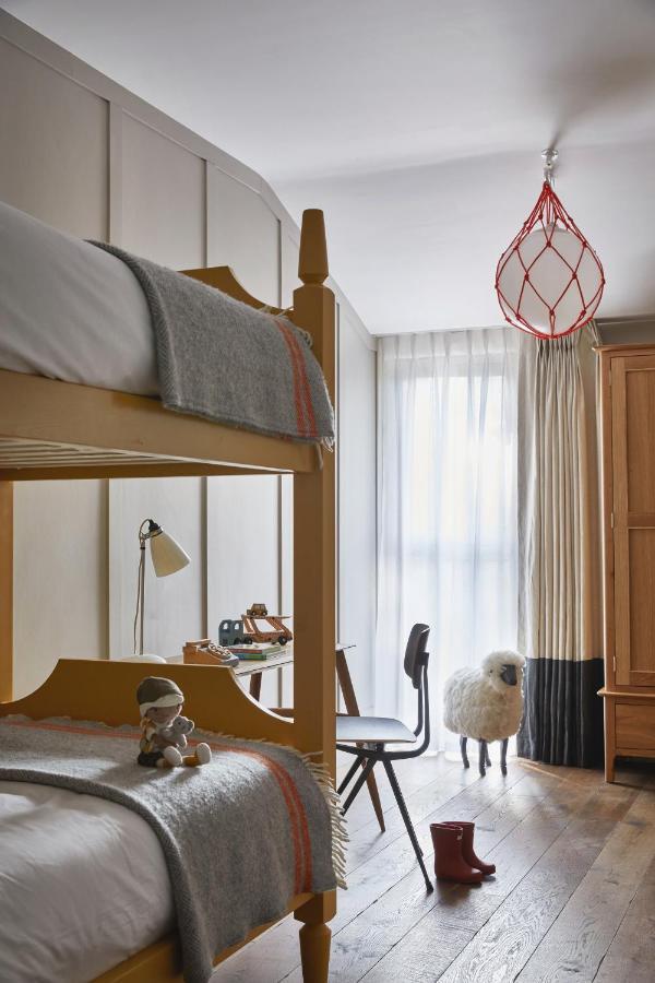 Hotel Hall 4*