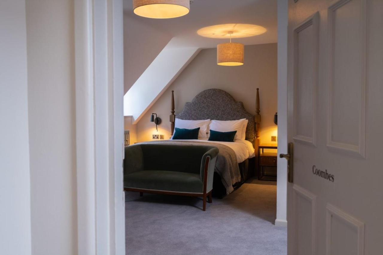 Hotel Hall