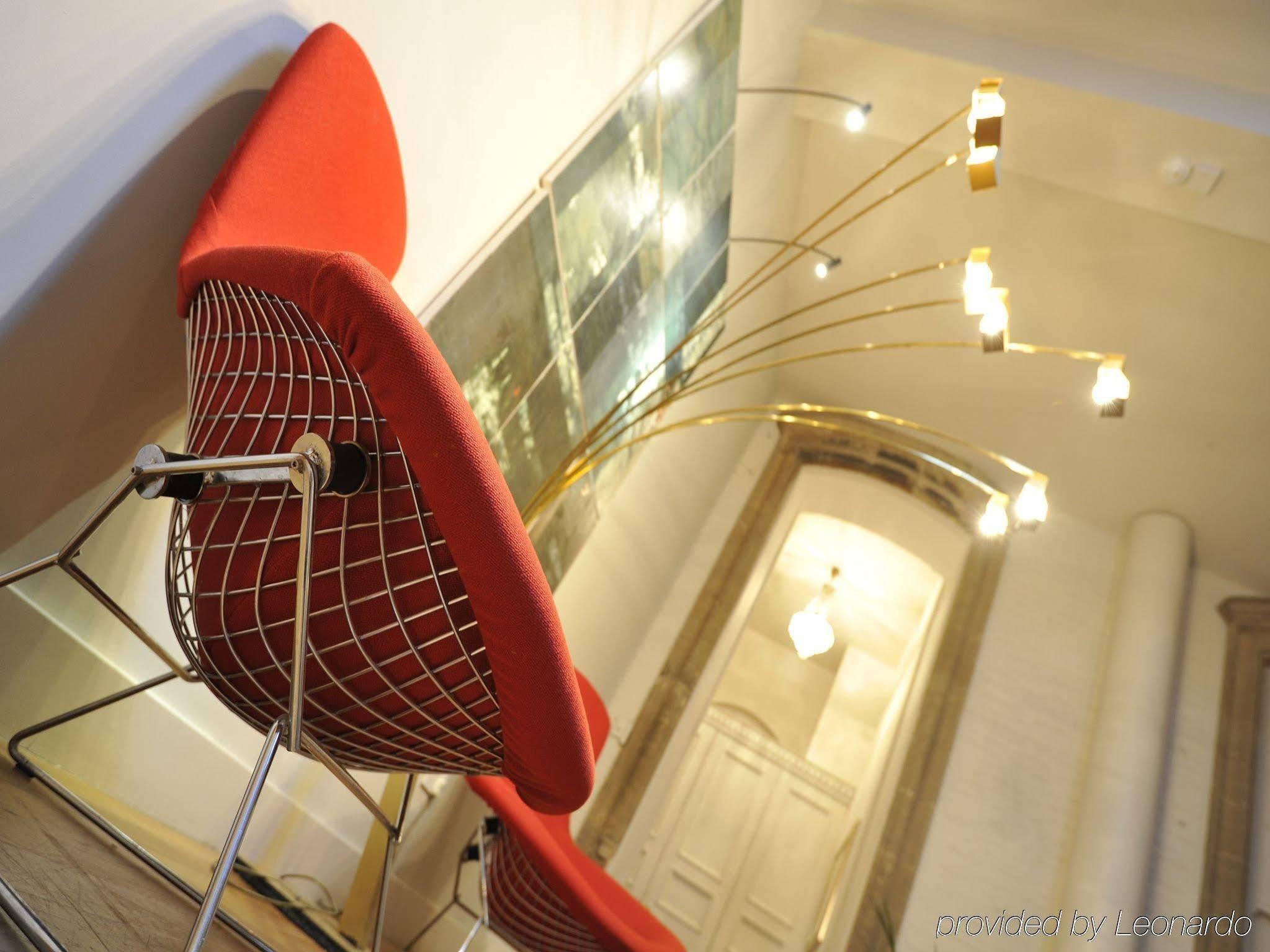 Hotel Hall 4*