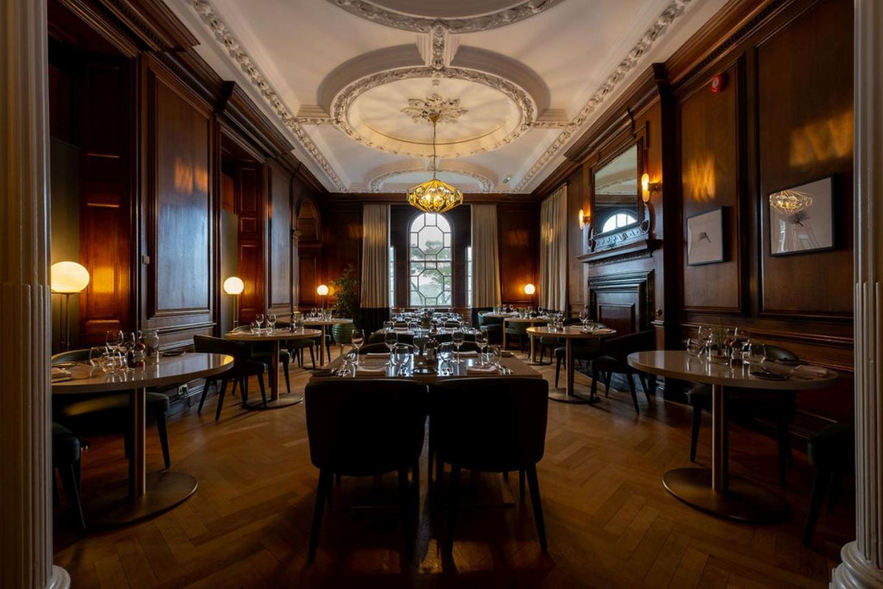 Hall Hotel 4*